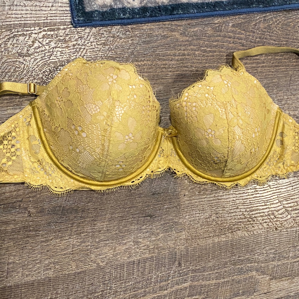 Victoria's Secret Yellow Lace Bra